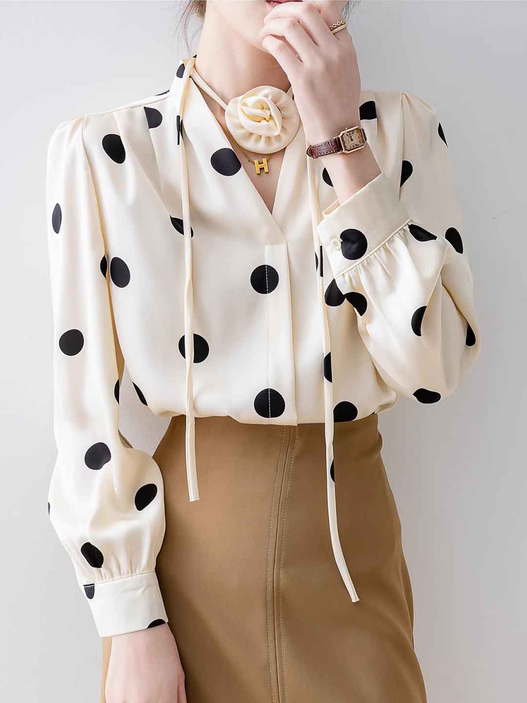 Blusa a Pois con Fiocco | Elegante & Retrò | Stile Sofisticato